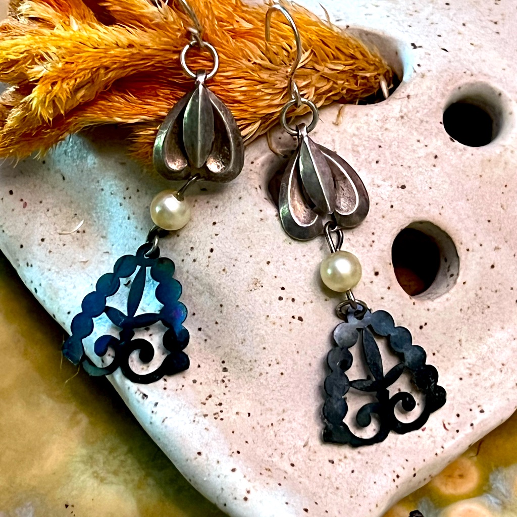 Fleur-De-Lis Hearts Dangle Earrings Colors Antique Silver No Saints!